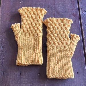 Hand knit Fingerless 100% Peruvian Wool Gloves